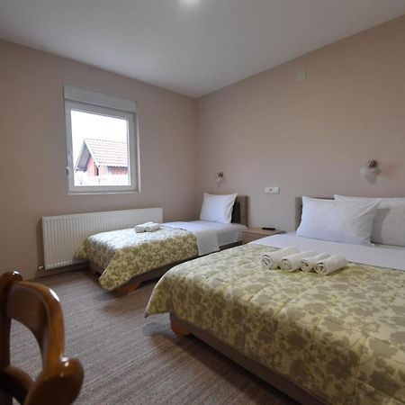 Olimp Motel Kraljevo Ngoại thất bức ảnh