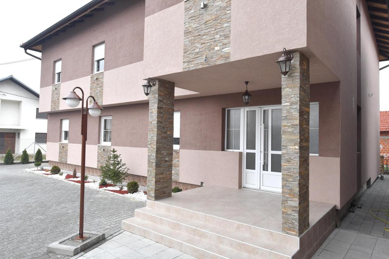 Olimp Motel Kraljevo Ngoại thất bức ảnh