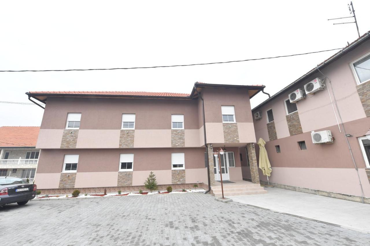 Olimp Motel Kraljevo Ngoại thất bức ảnh